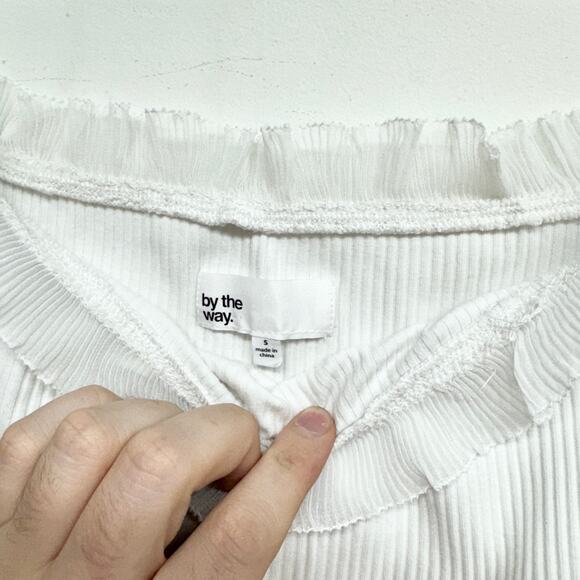 By The Way Women White Off Shoulder Long Sleeve Crop Top Size Small - Picture 3 of 4